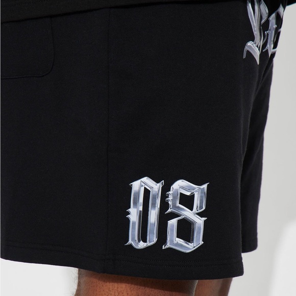Black shorts that say “ Legend “ - Picture 5 of 5